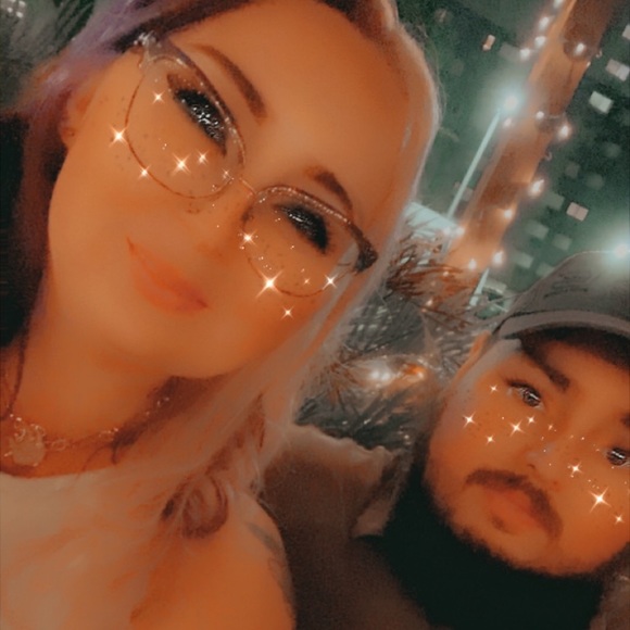 Meet your Posher, Felicia - Picture 2 of 4